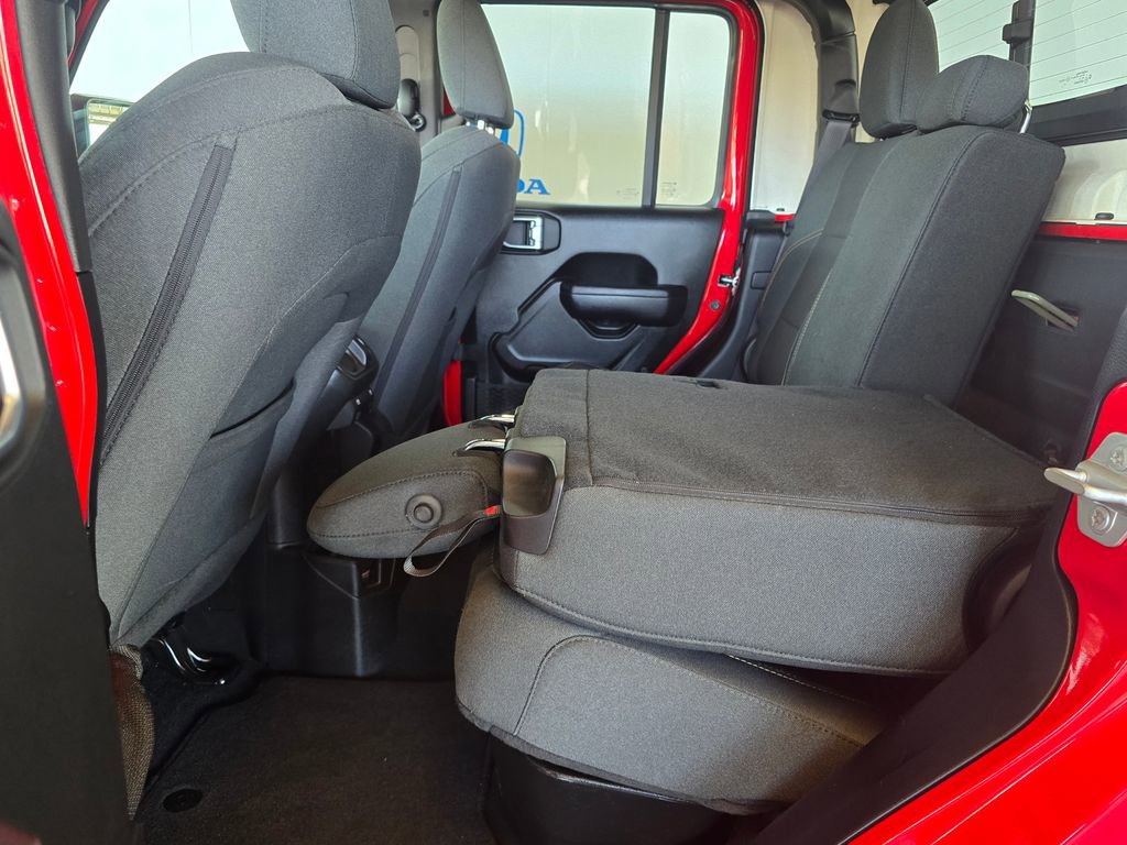 Used 2024 Jeep Gladiator Sport AWD/4WD image 16