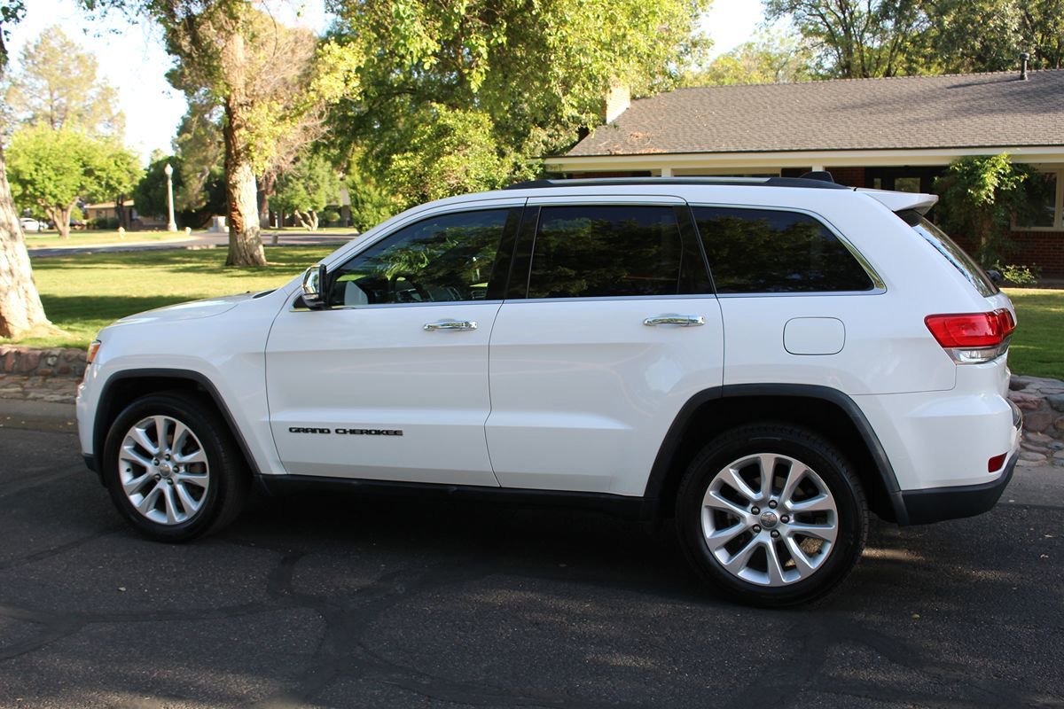Used 2017 Jeep Grand Cherokee Limited RWD image 36