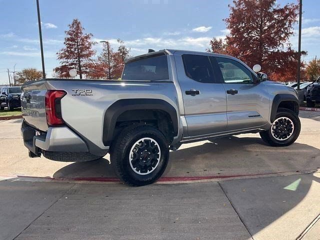 Used 2025 Toyota Tacoma TRD Off-Road image 2