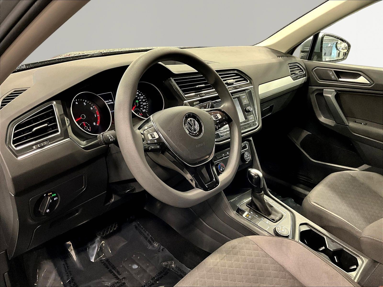 Used 2019 Volkswagen Tiguan S w/ 3rd Row Seat Package AWD/4WD image 17