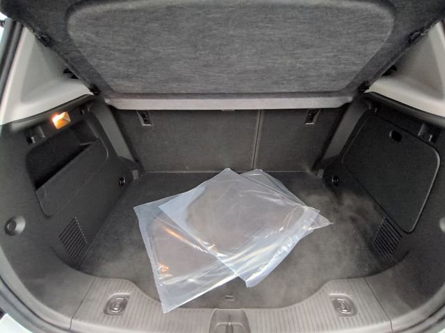 Used 2022 Chevrolet Trax LT w/ LT Convenience Package image 24