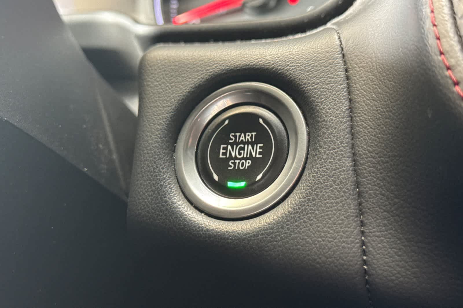 Used 2021 Chevrolet Suburban RST AWD/4WD image 26