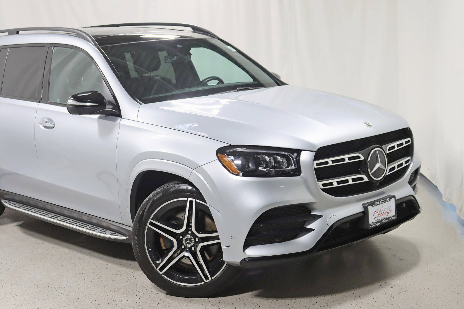 Used 2022 Mercedes-Benz GLS 450 4MATIC w/ AMG Line Exterior image 2