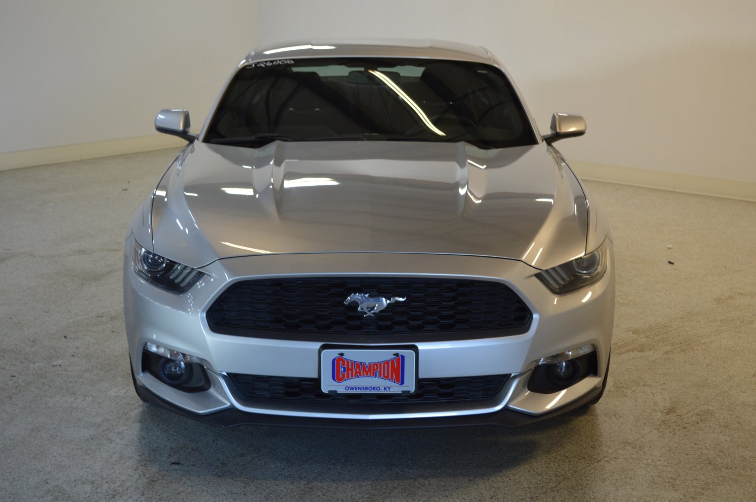 Used 2016 Ford Mustang EcoBoost image 8