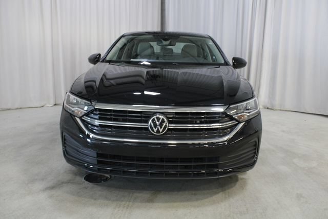 Used 2024 Volkswagen Jetta SE w/ Panoramic Sunroof Package FWD image 36