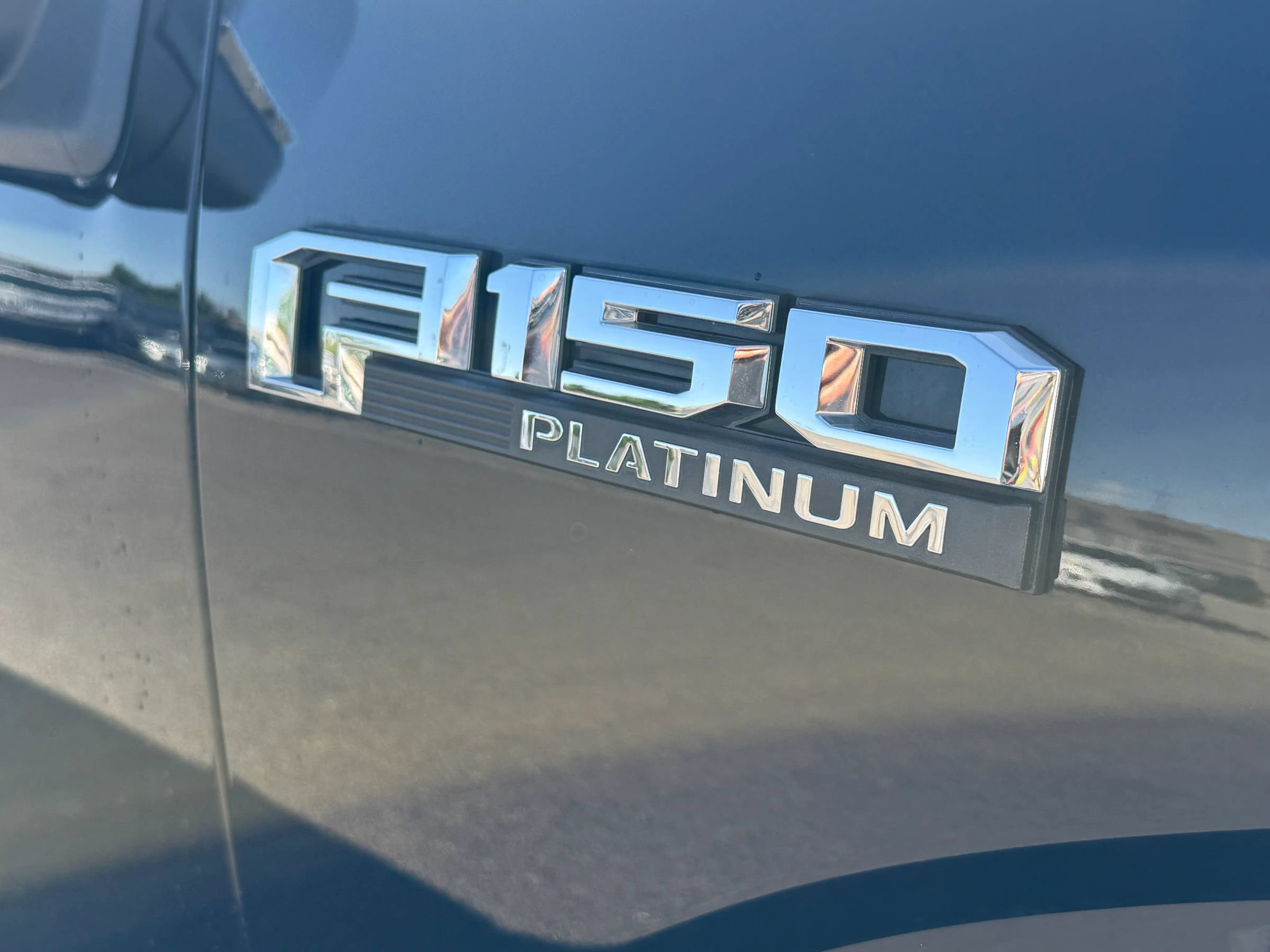 Used 2019 Ford F150 Platinum w/ Technology Package AWD/4WD image 11