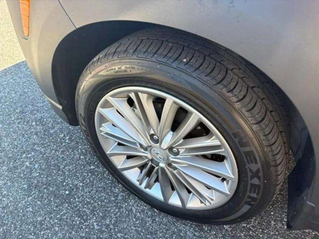 Used 2021 Hyundai Kona SEL w/ Cargo Package image 18