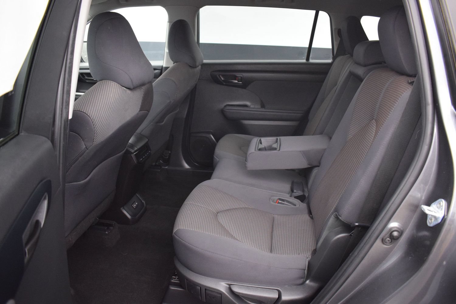 Used 2023 Toyota Highlander L FWD image 14