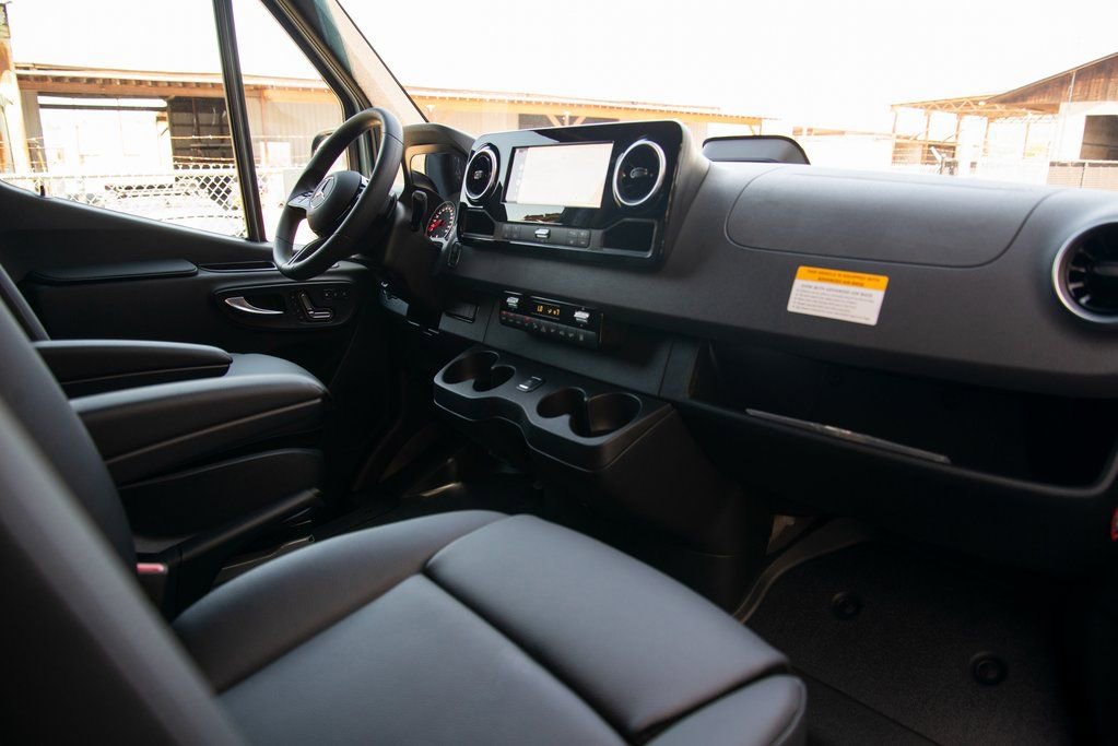New 2025 Mercedes-Benz Sprinter 2500 image 28
