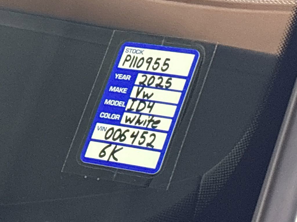 Certified 2024 Volkswagen ID.4 2WD image 25