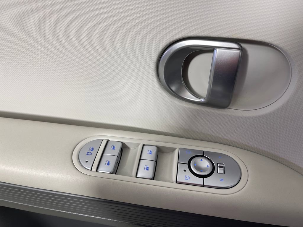 Certified 2024 Hyundai Ioniq 5 SEL RWD image 18