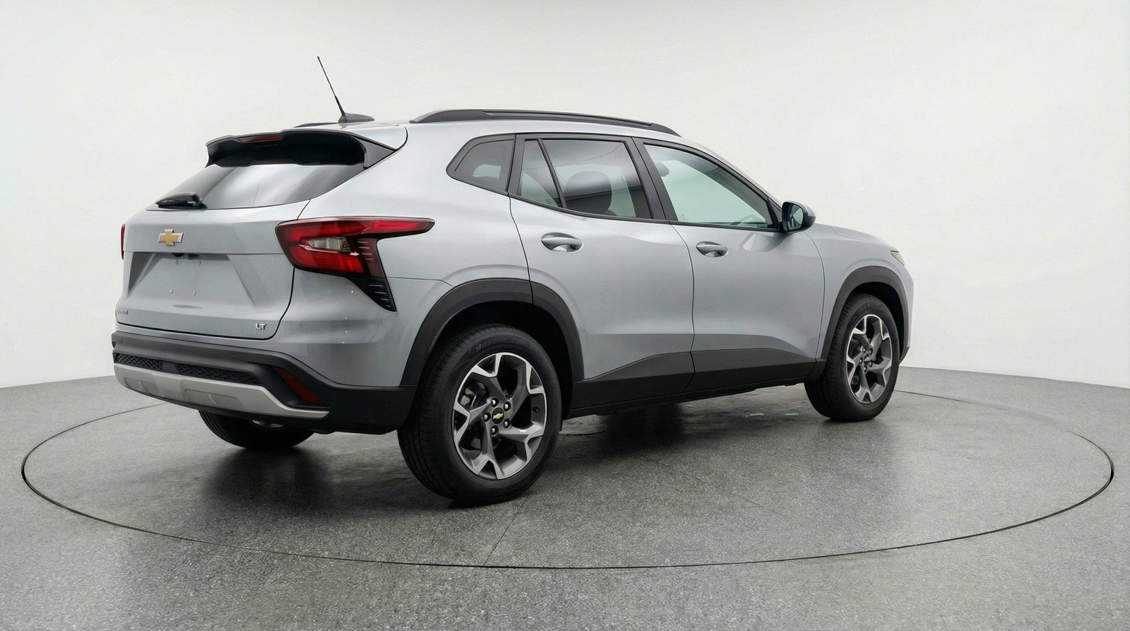 Used 2025 Chevrolet Trax LT w/ LT Convenience Package image 9