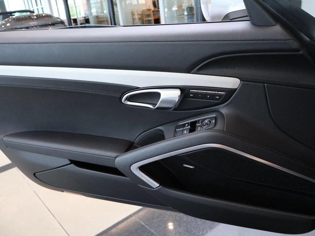 Used 2022 Porsche 718 Boxster RWD image 27
