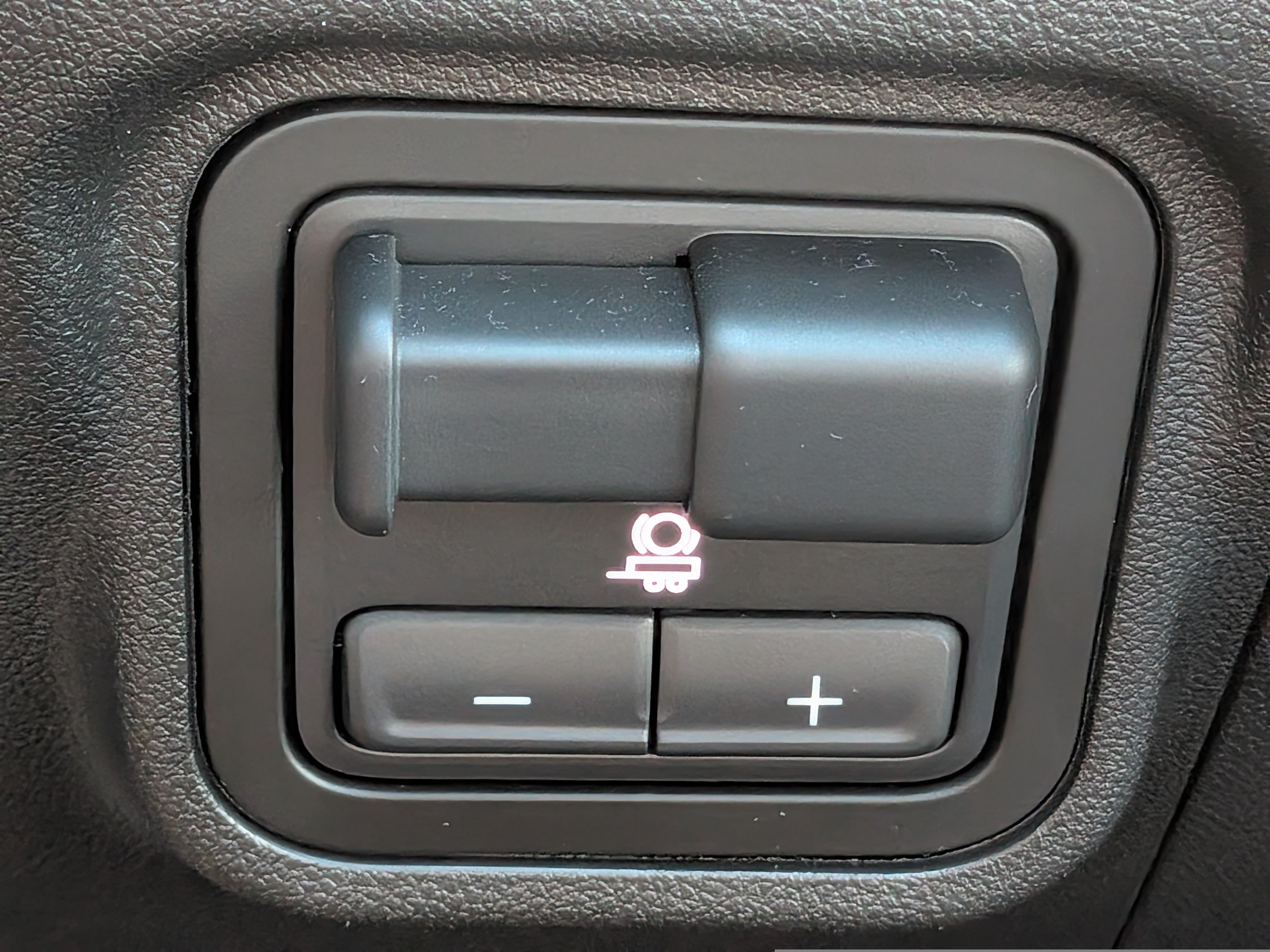 Certified 2025 GMC Hummer EV 3X w/ LPO, Sport Package AWD/4WD image 30