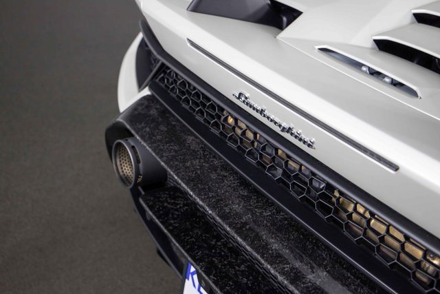 Used 2018 Lamborghini Huracan Performante image 28