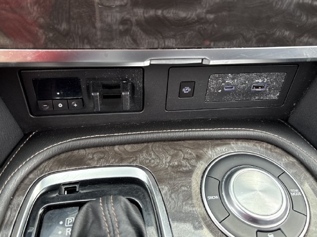 Certified 2021 Nissan Armada Platinum w/ Captain's Chairs Package RWD image 8