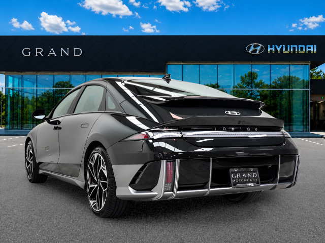 Used 2023 Hyundai Ioniq 6 SEL AWD/4WD image 4