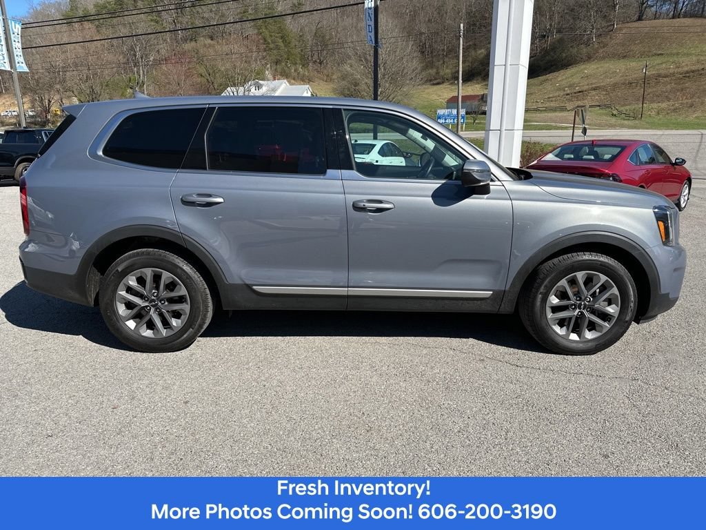 Used 2023 Kia Telluride LX AWD/4WD image 6