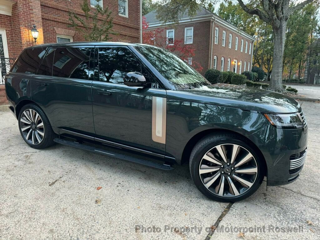 Used 2025 Land Rover Range Rover SV AWD/4WD image 6