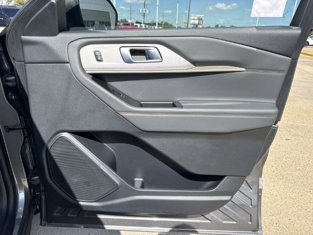 New 2026 Ford Explorer Active RWD image 16