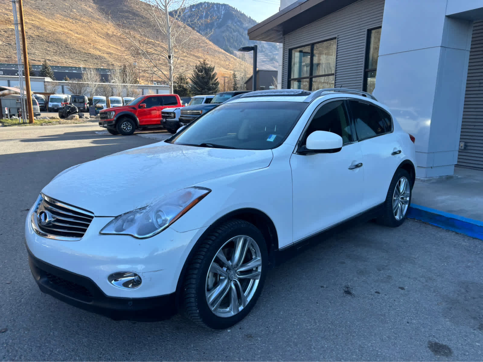 Used 2015 INFINITI QX50 Journey w/ Premium Package image 9