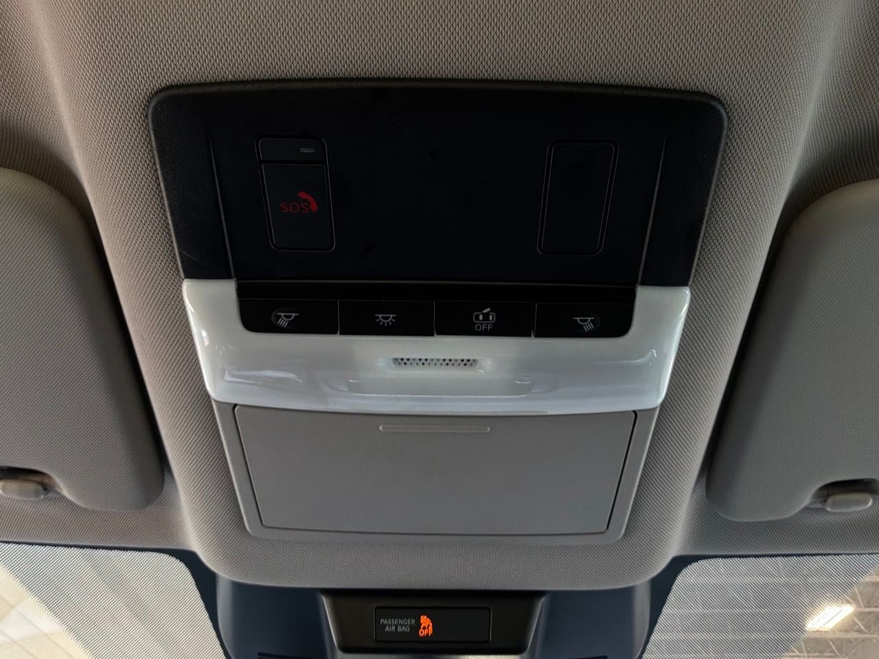 Used 2025 Nissan Rogue SV FWD image 17