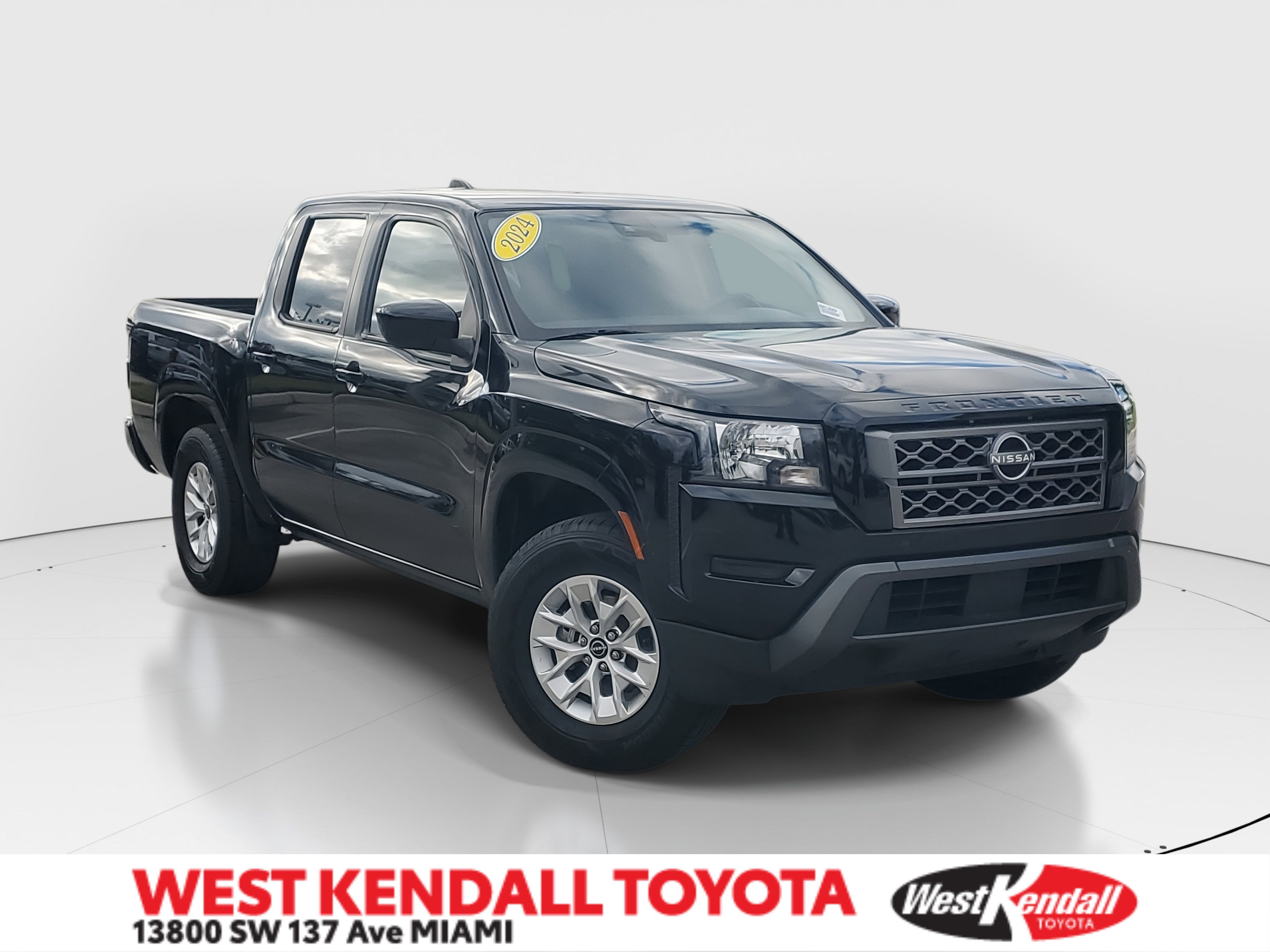 Used 2024 Nissan Frontier SV image 1