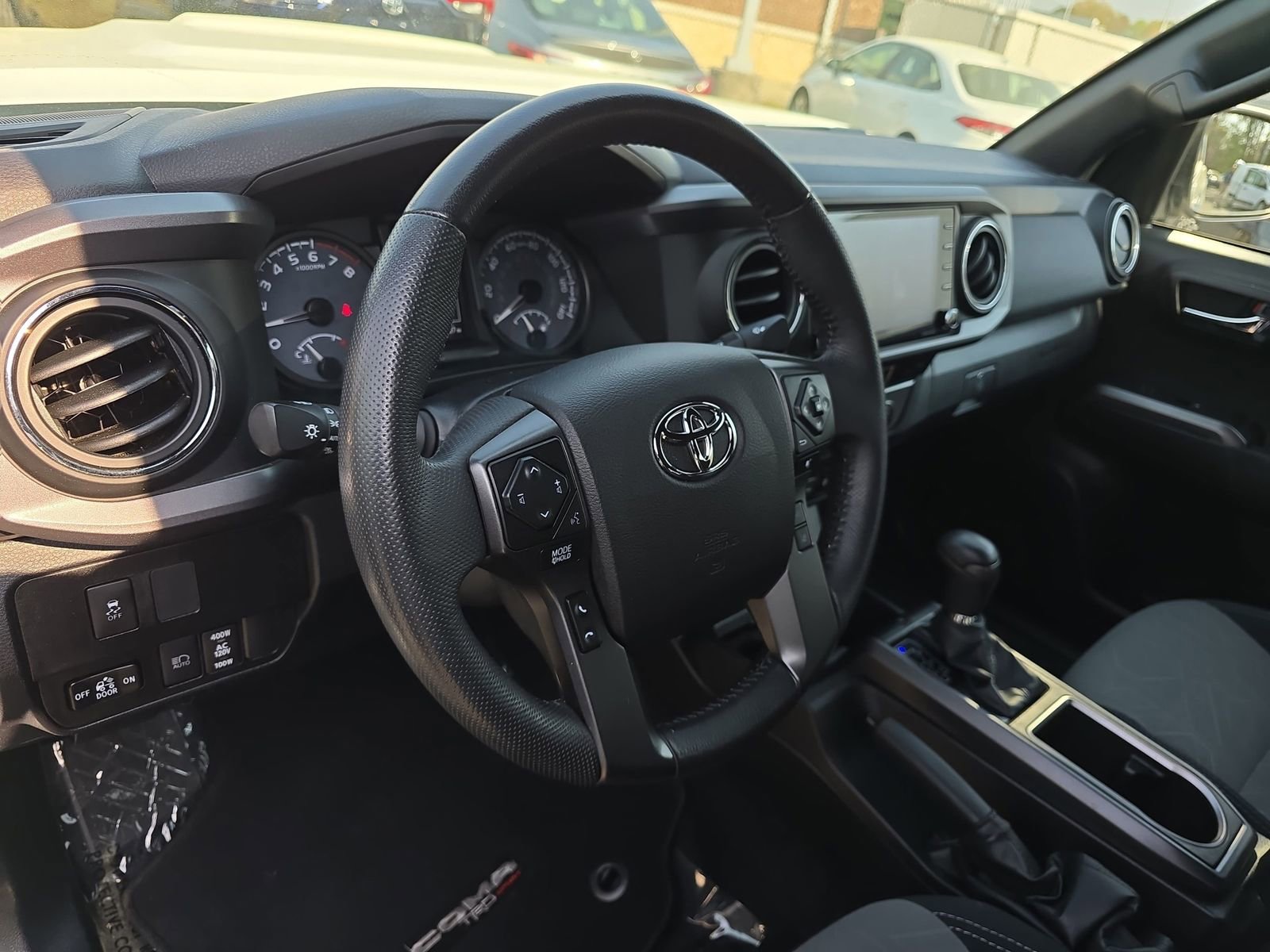 Used 2021 Toyota Tacoma TRD Sport w/ Technology Package image 19