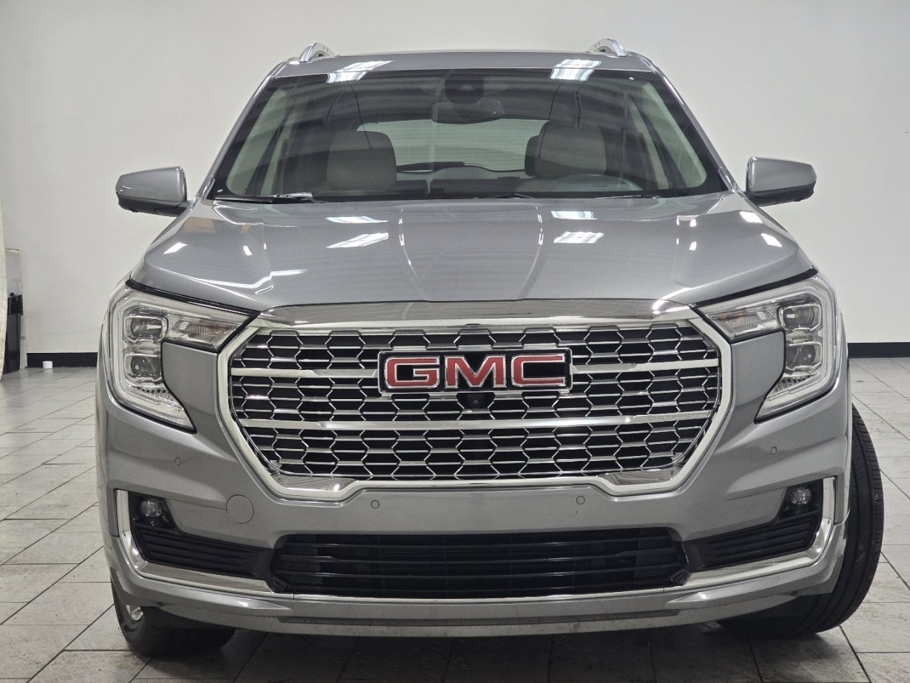 Used 2024 GMC Terrain Denali w/ Denali Premium Package image 14