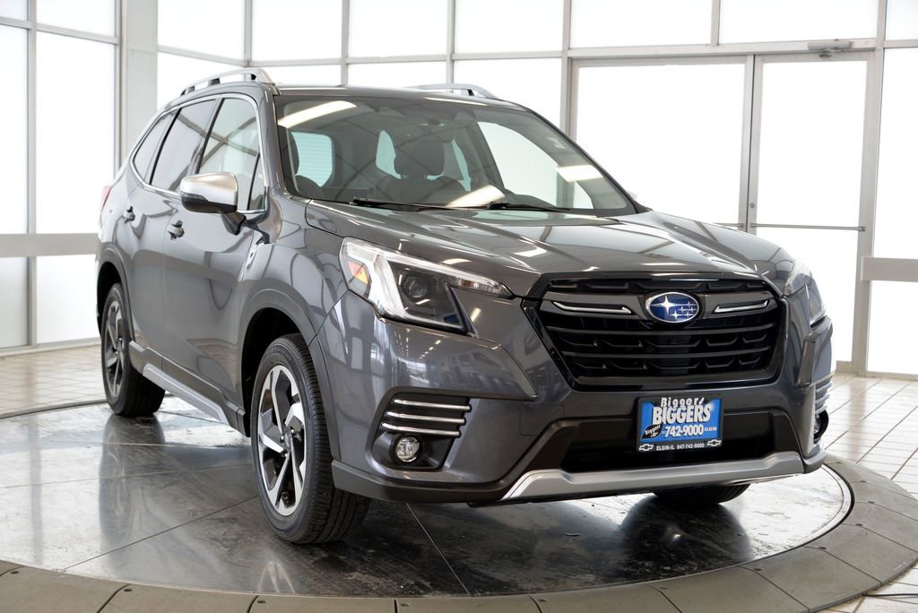 Used 2023 Subaru Forester Touring image 2
