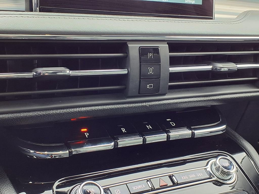 Used 2022 Lincoln Corsair AWD w/ Premium Package image 14