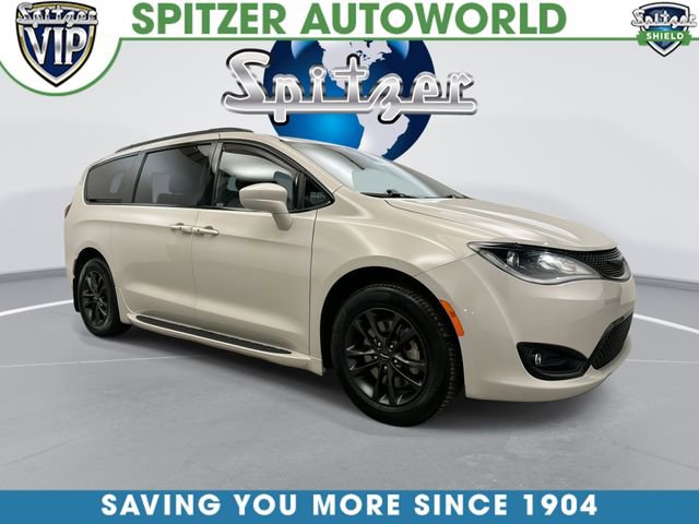 Used 2020 Chrysler Pacifica Touring-L image 1
