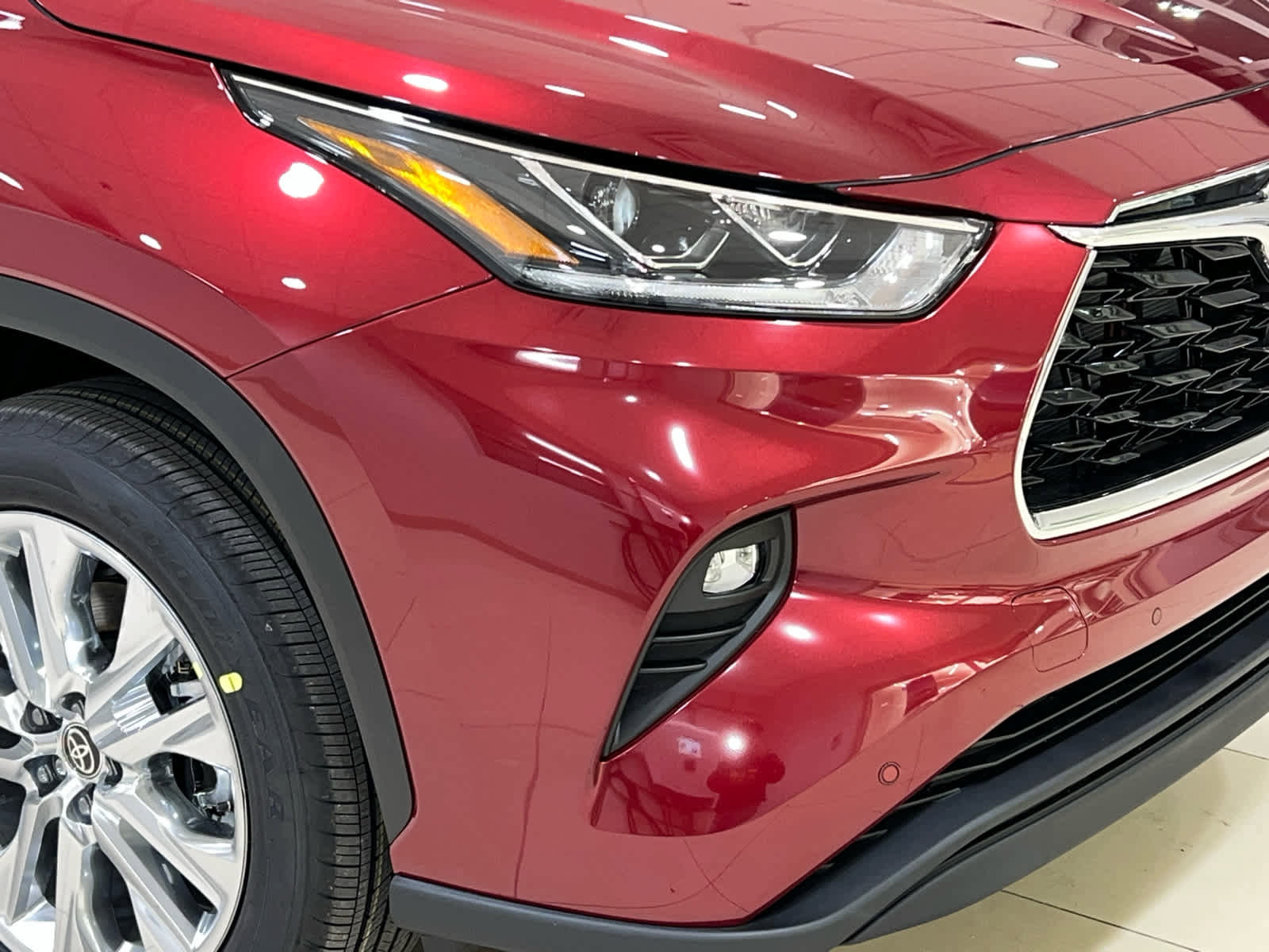 New 2026 Toyota Highlander Limited image 2