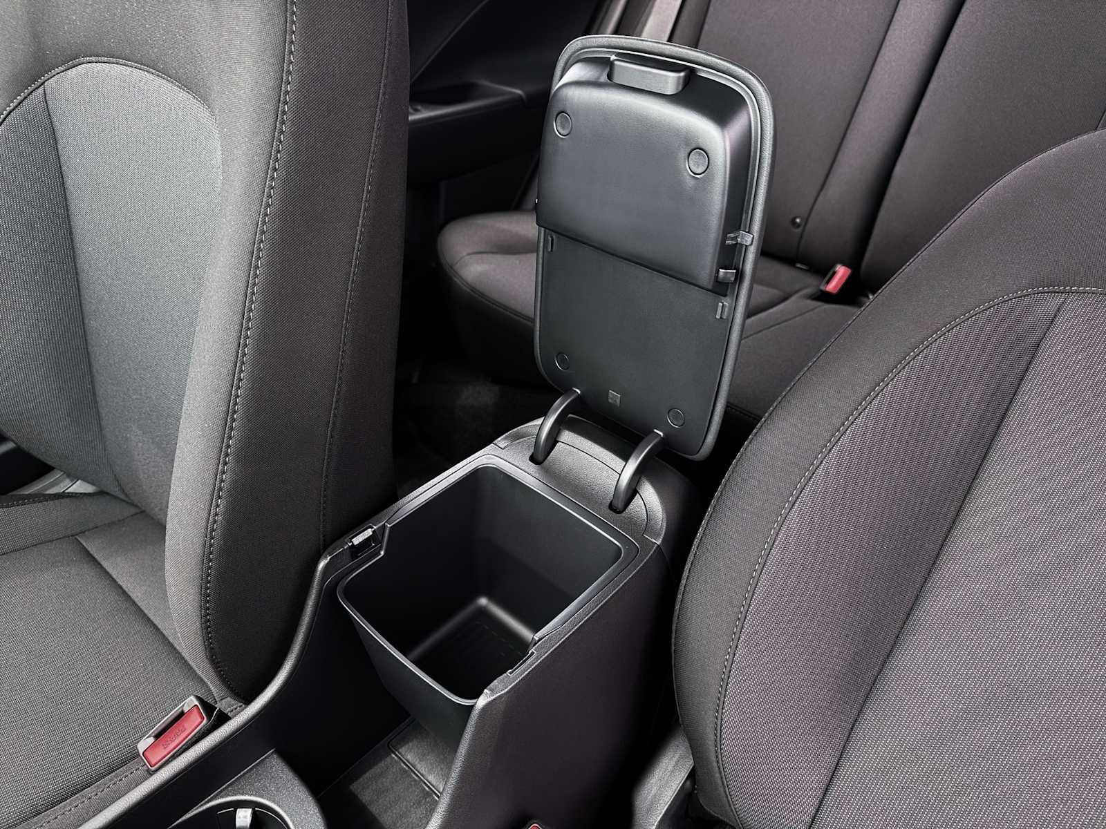 Certified 2026 Hyundai Kona SE image 19