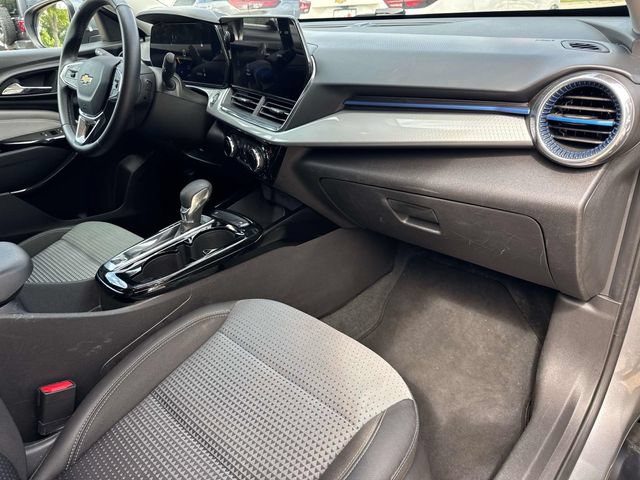 Used 2025 Chevrolet Trax LT w/ LT Convenience Package FWD image 18