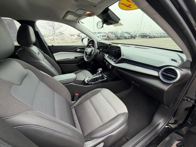 Used 2024 Chevrolet Trax LT image 19