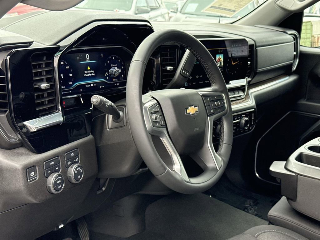 Used 2025 Chevrolet Silverado 1500 LT image 9