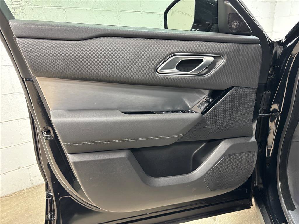 Used 2023 Land Rover Range Rover Velar R-Dynamic S image 24