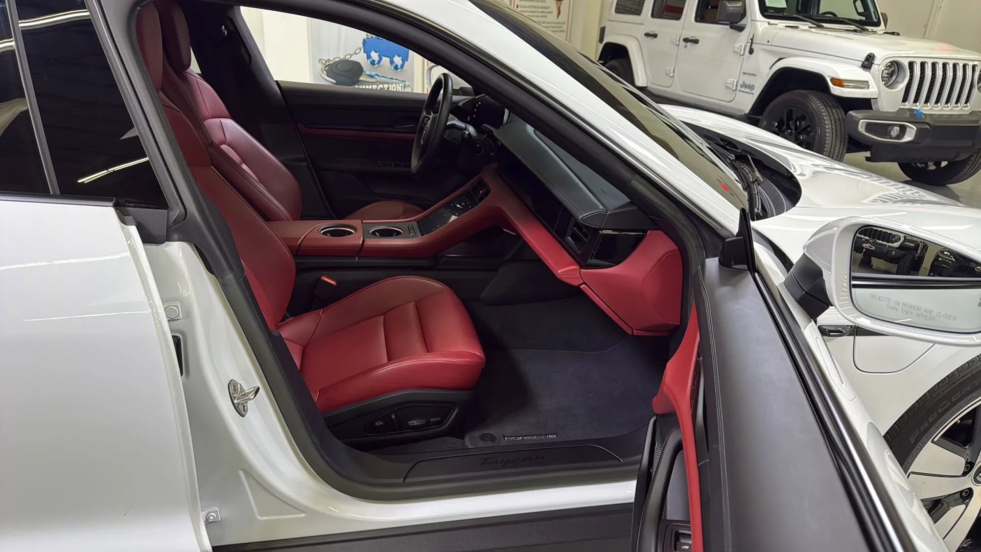 Used 2023 Porsche Taycan image 15