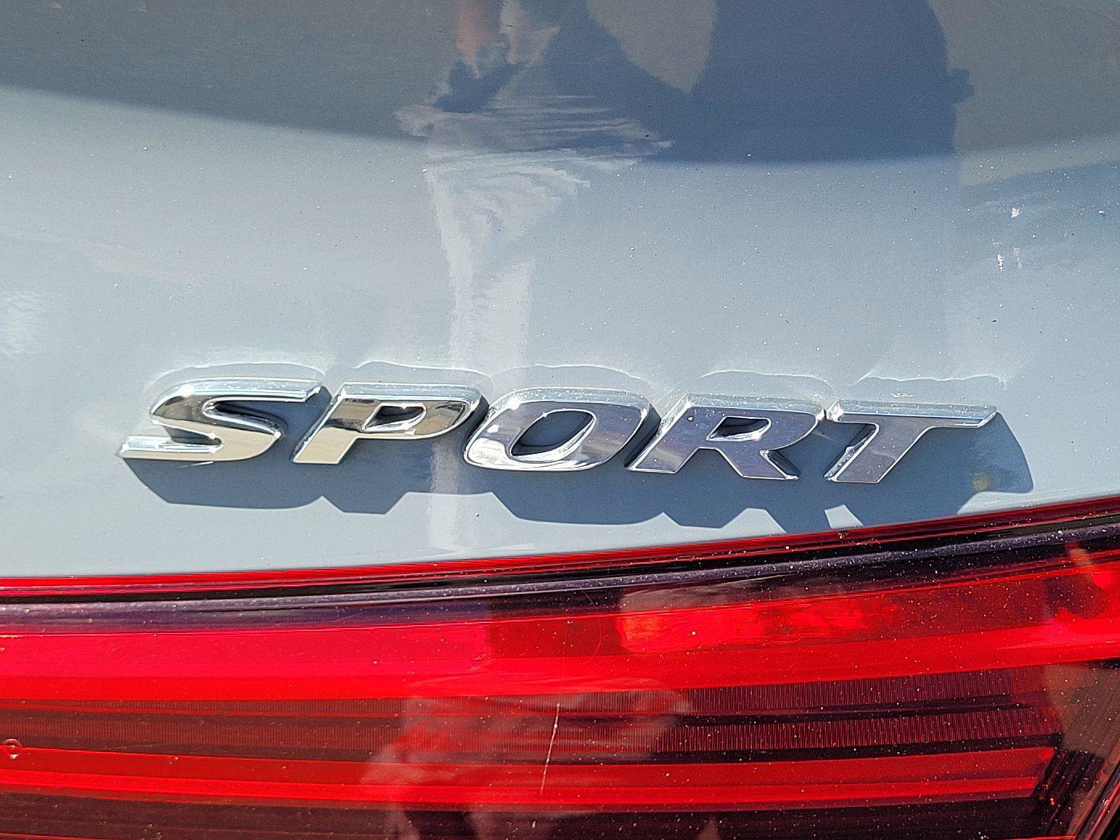 Used 2022 Honda Civic Sport image 12