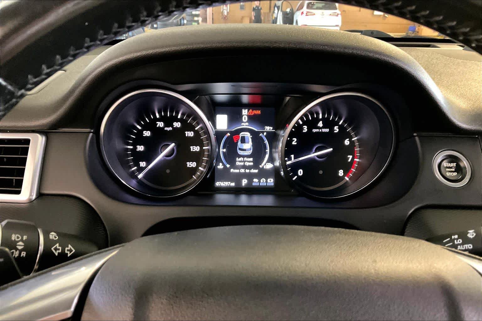 Used 2017 Land Rover Discovery Sport HSE Luxury AWD/4WD image 24