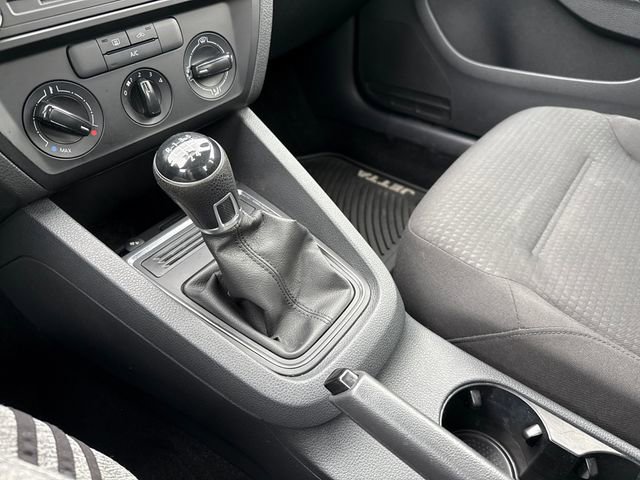 Used 2016 Volkswagen Jetta S image 48