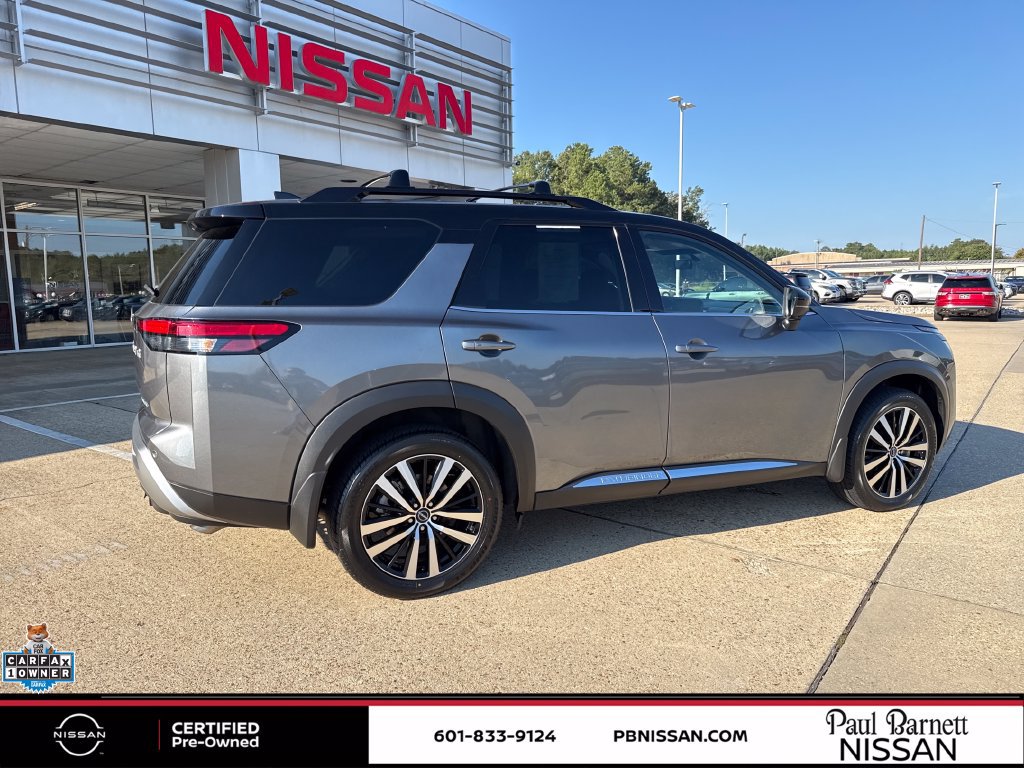 Certified 2025 Nissan Pathfinder Platinum FWD image 10