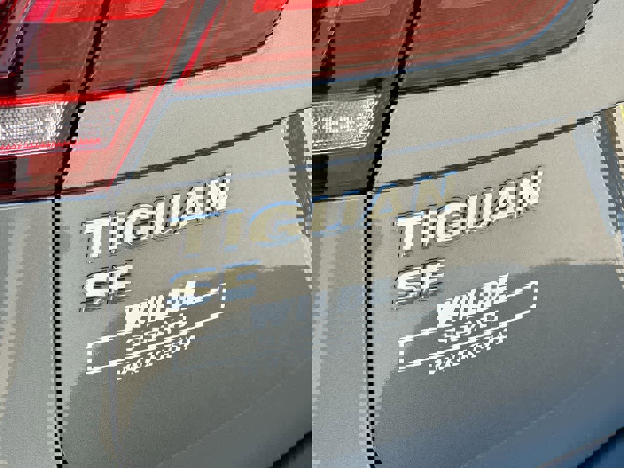 Used 2019 Volkswagen Tiguan SE w/ Panoramic Sunroof Package image 17