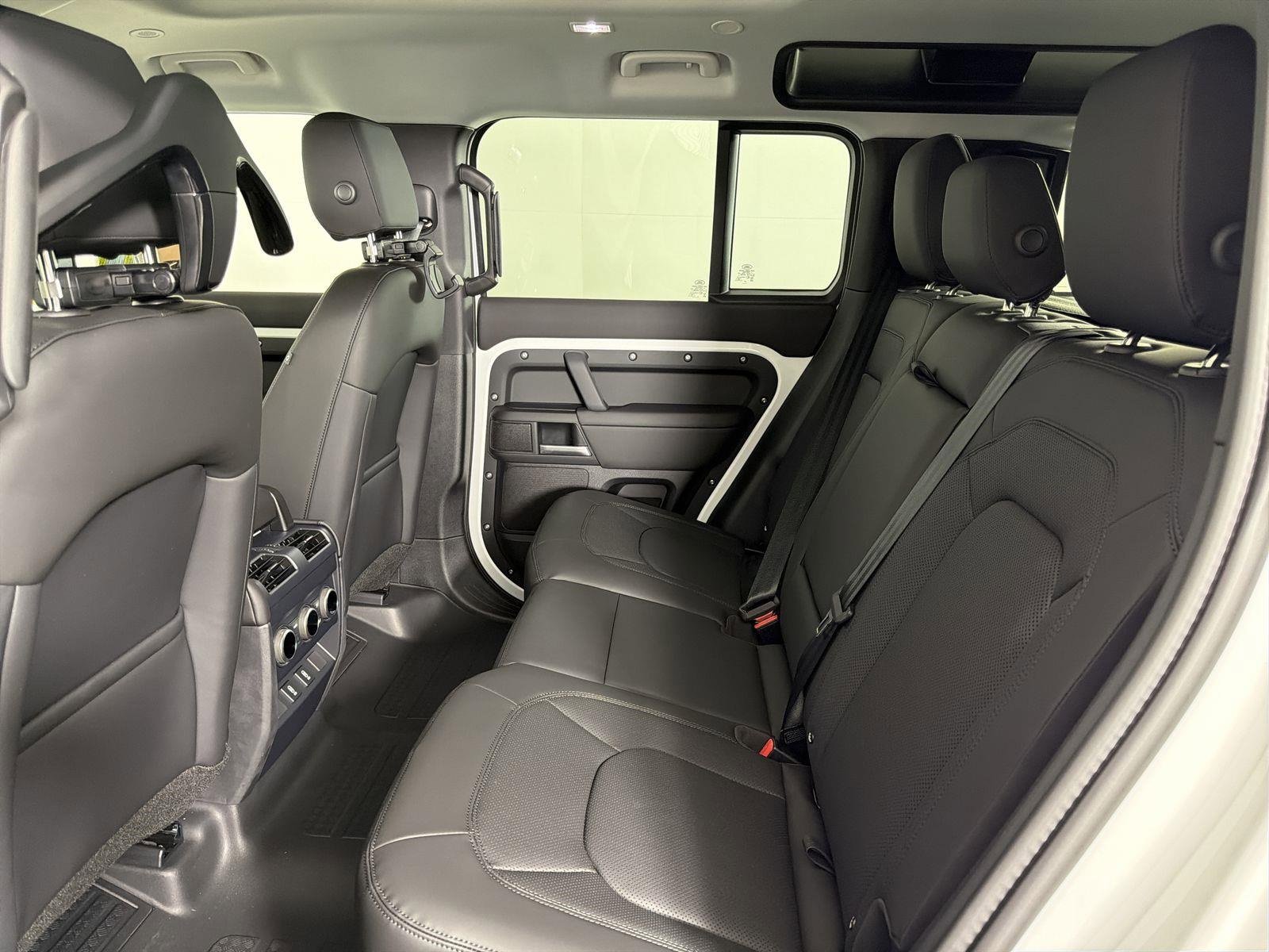 New 2026 Land Rover Defender 110 S image 27