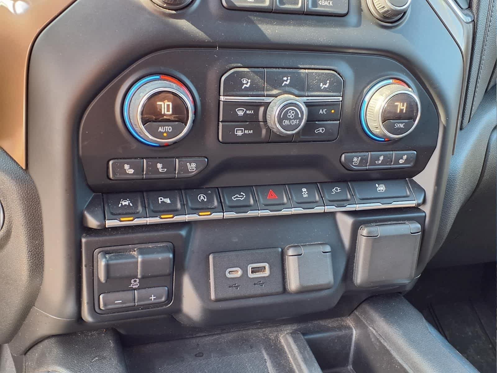 Used 2019 Chevrolet Silverado 1500 High Country AWD/4WD image 17