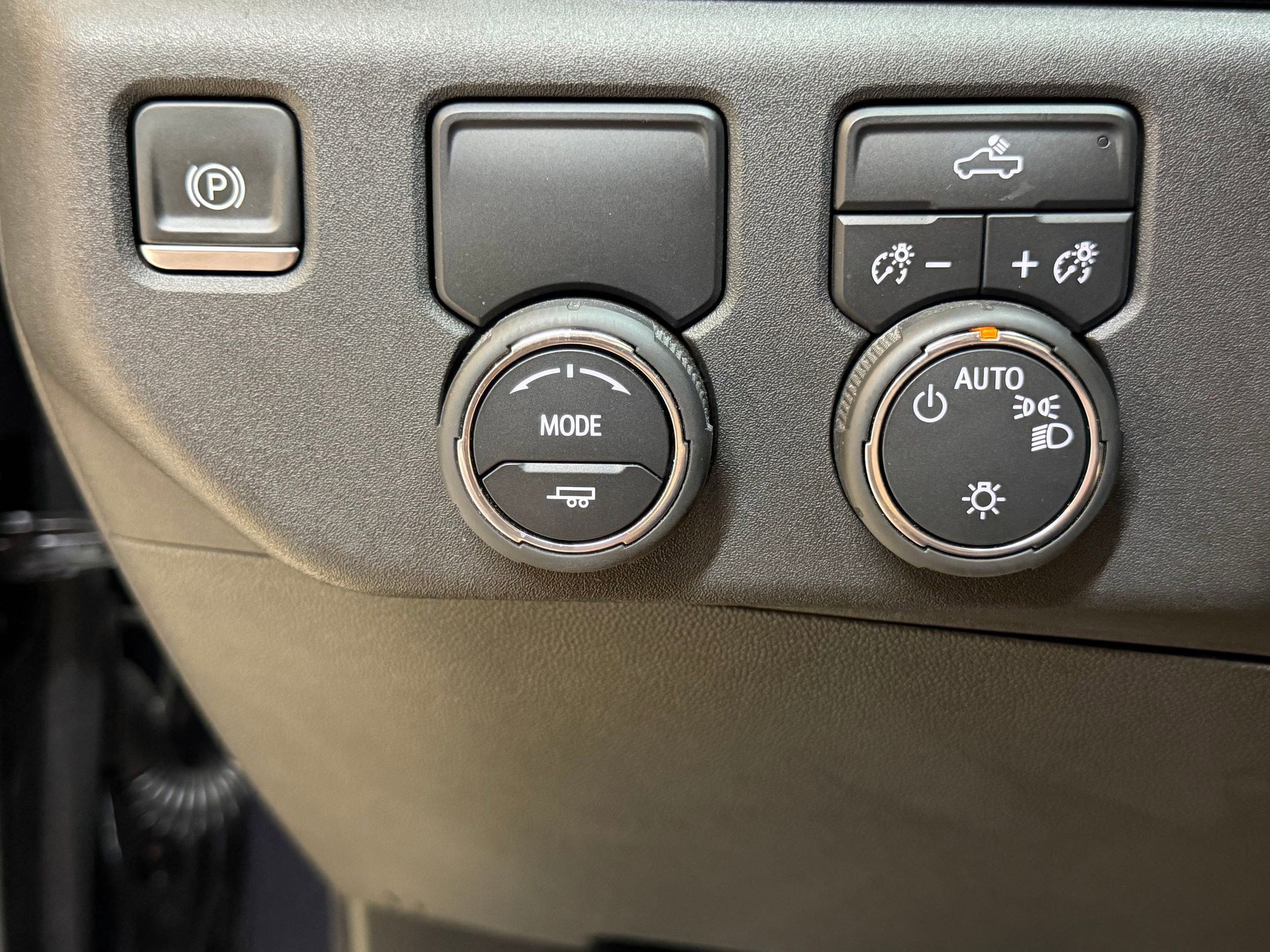 Used 2022 Chevrolet Silverado 1500 LT RWD image 17