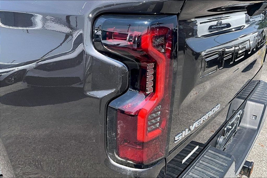Used 2021 Chevrolet Silverado 1500 LT w/ Texas Edition Plus AWD/4WD image 40