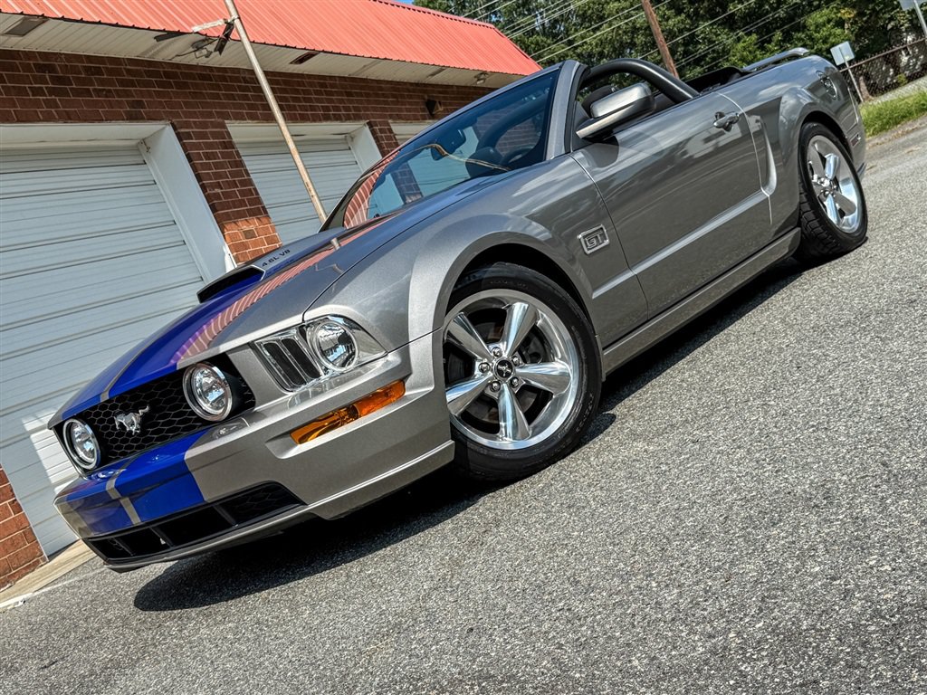 Used 2008 Ford Mustang GT RWD image 8