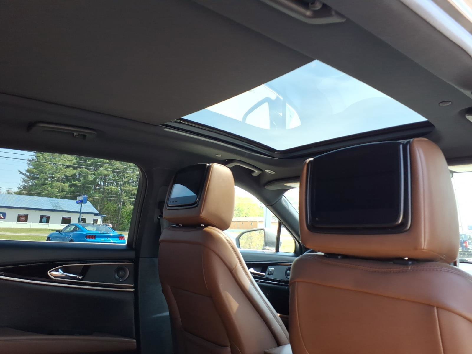 Used 2022 Lincoln Nautilus Reserve image 11